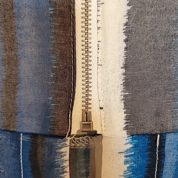 Bb Dakota Sleeveless Back Zipper Blouse Top Size 0 - Picture 10 of 10